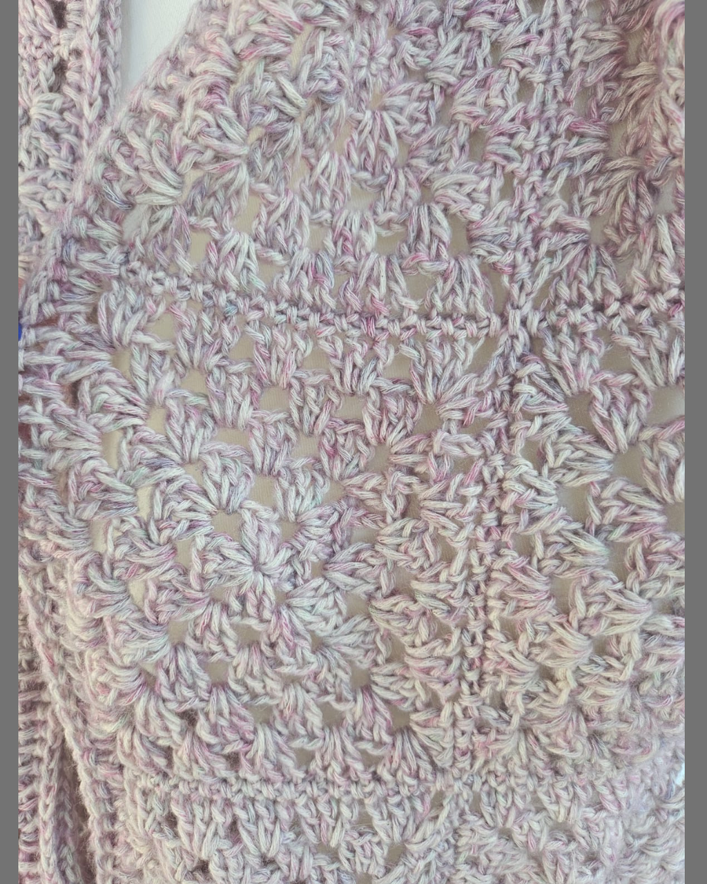 Loop in altrosa aus Grannysquares