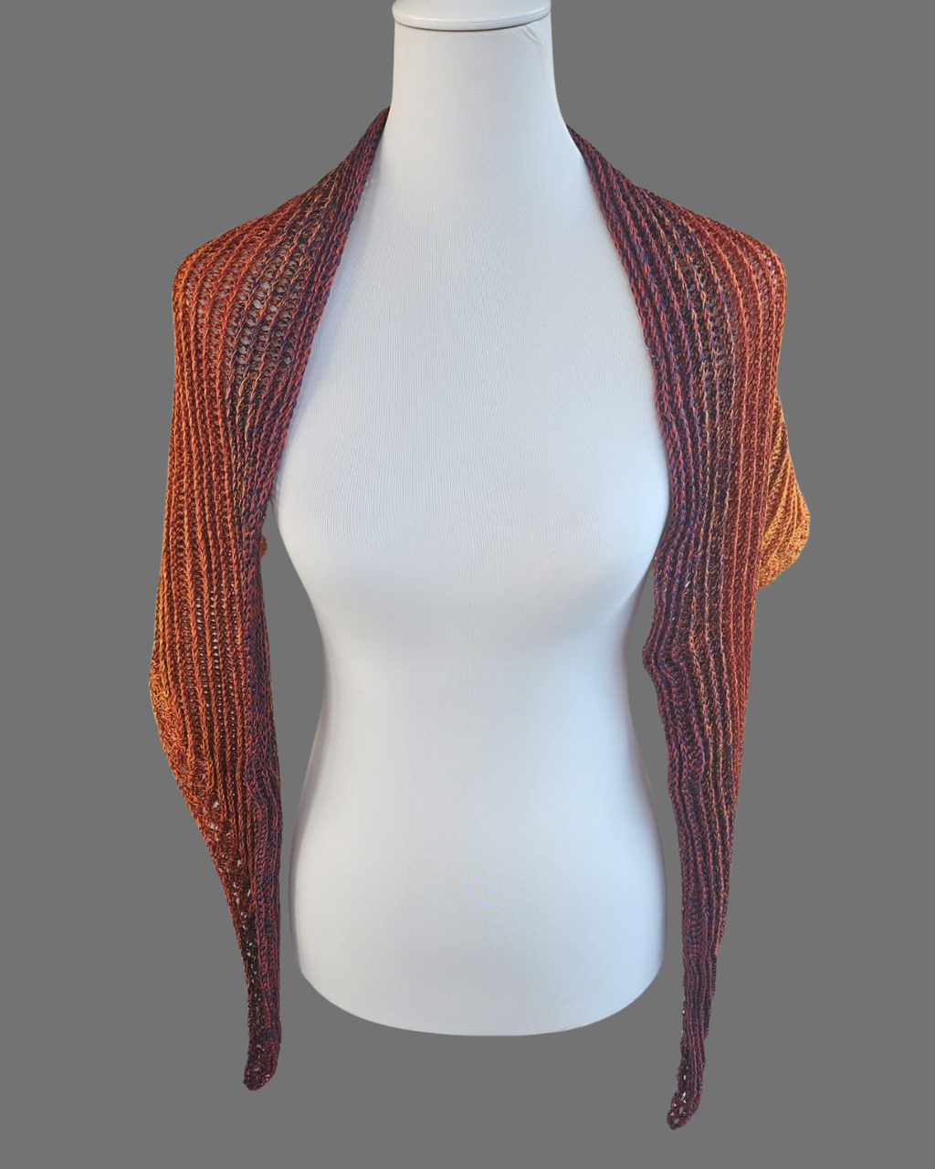 flaches, dickes Dreieckstuch mit Farbverlauf orange bis blau