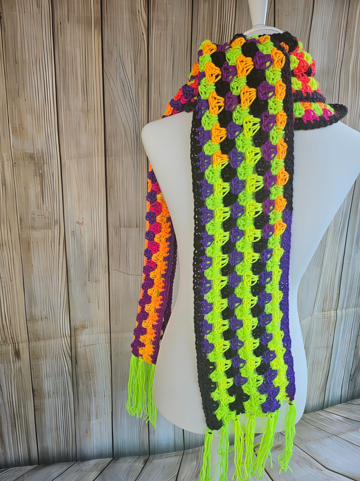 Schal in Neon Knallerfarbe, Grannymuster