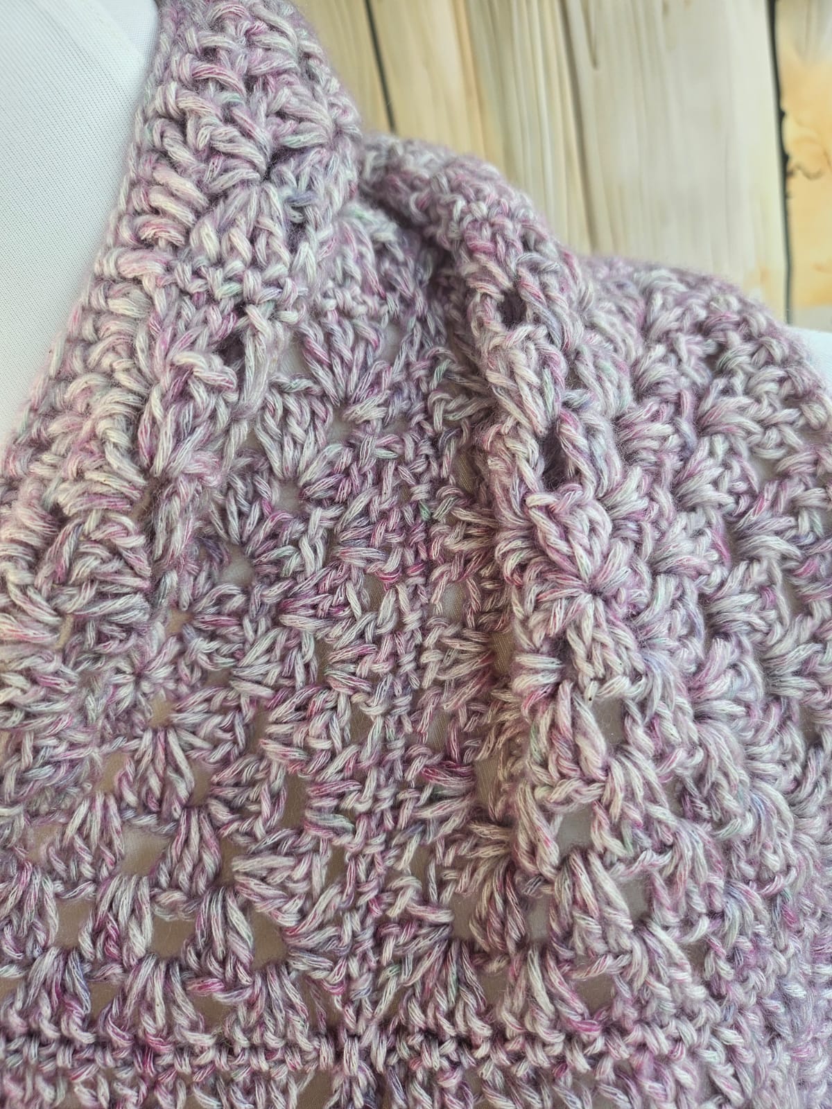 Loop in altrosa aus Grannysquares